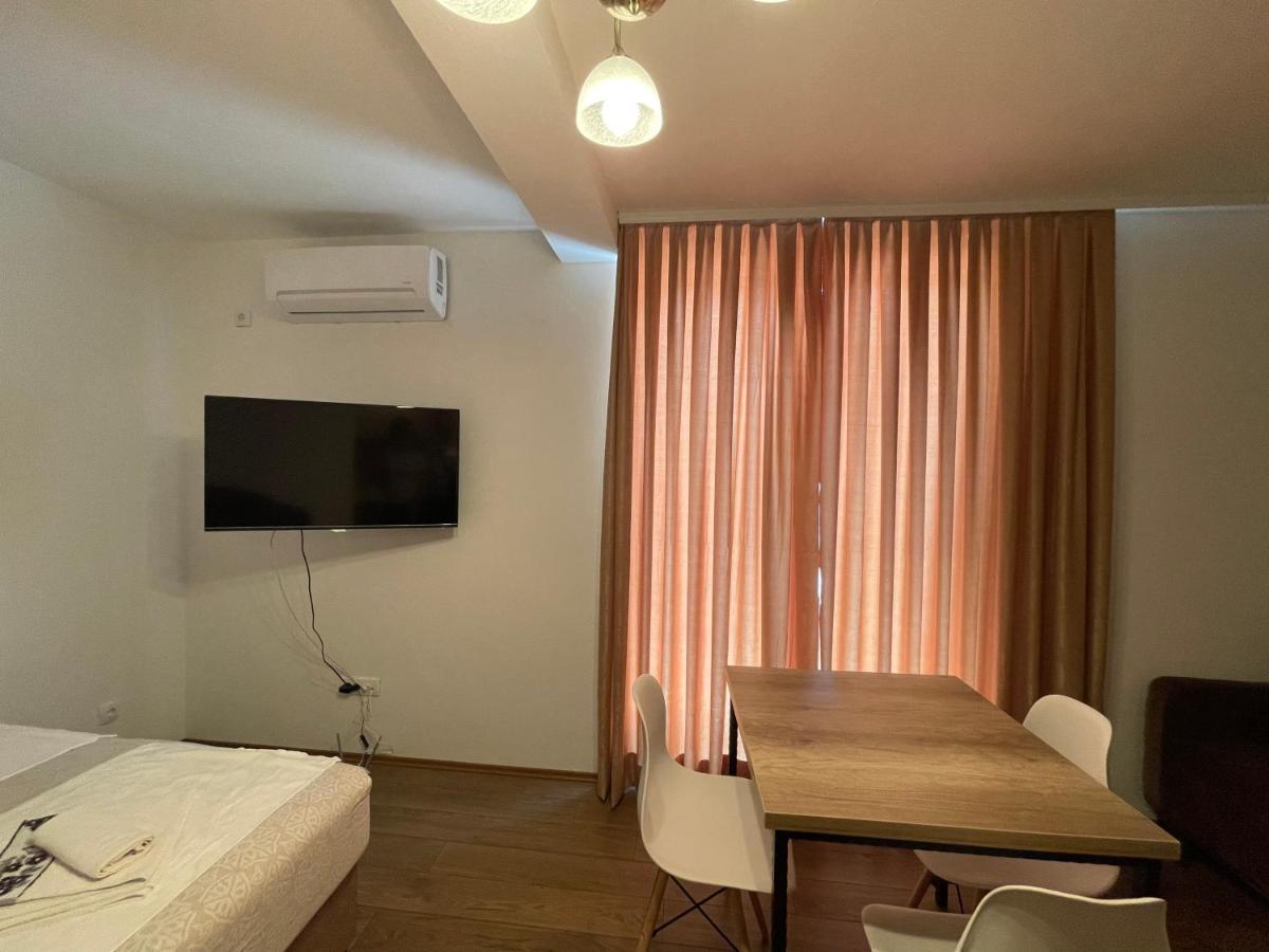 Old Town Apartment *