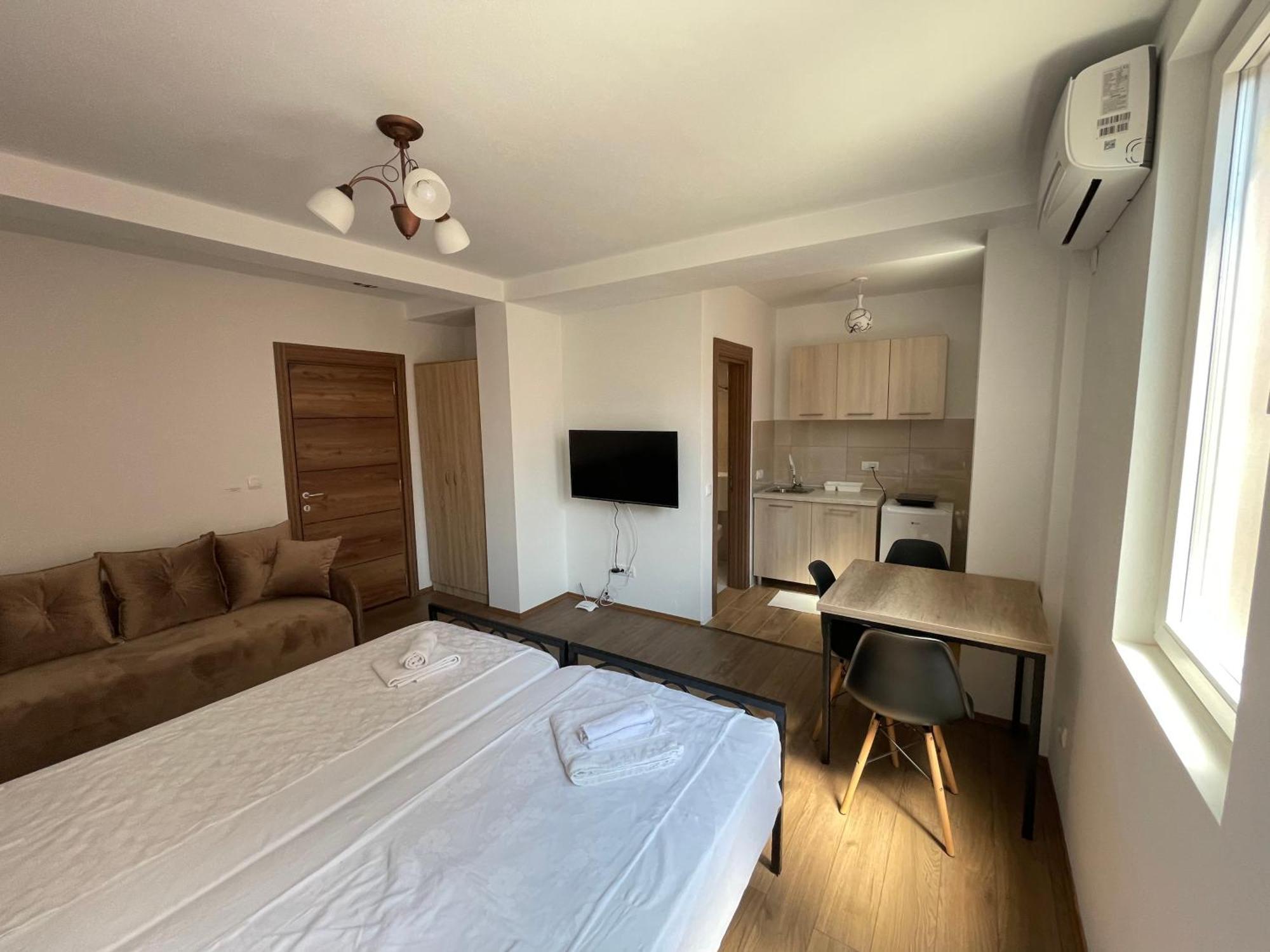Old Town Apartment *